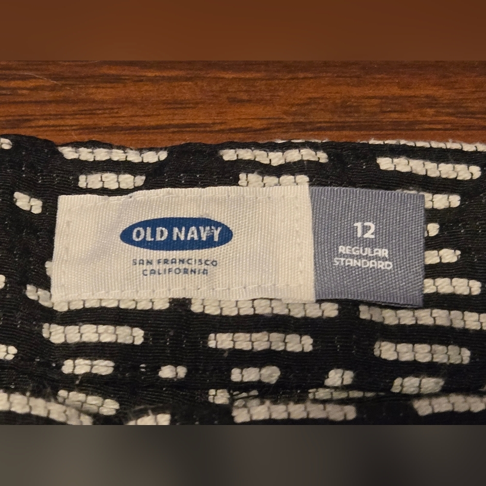 Old Navy Black/white Geo Print 12 - Picture 2 of 7